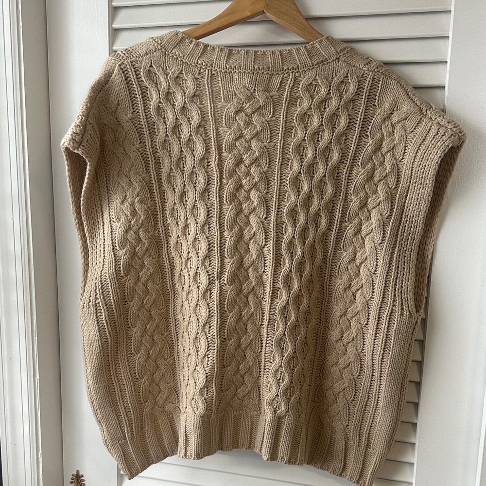 Cable Knit Camel Sweater Vest NWT size M - Picture 7 of 12